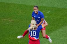 EEUU derrota 1-0 a Brasil y atrapa su 5to oro en el fútbol olímpico femenino