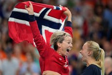 Noruegas vencen a francesas, campeonas de Tokio, y conquistan oro en balonmano de Juegos Olímpicos