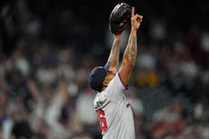 Bravos rompen racha de 6 derrotas seguidas al vencer 11-8 a Rockies