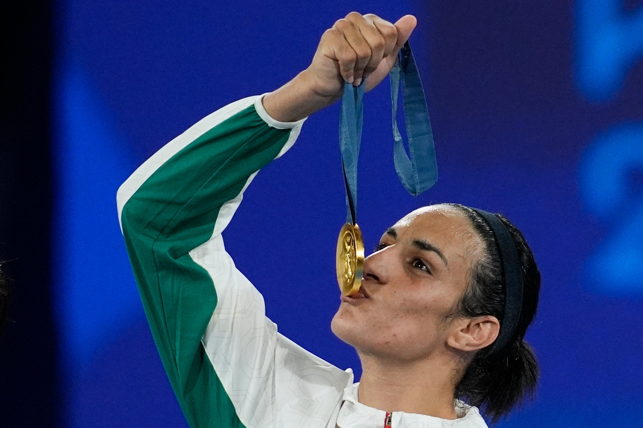 Imane Khelif ganó el oro olímpico en París este verano, en medio de una polémica sobre su género