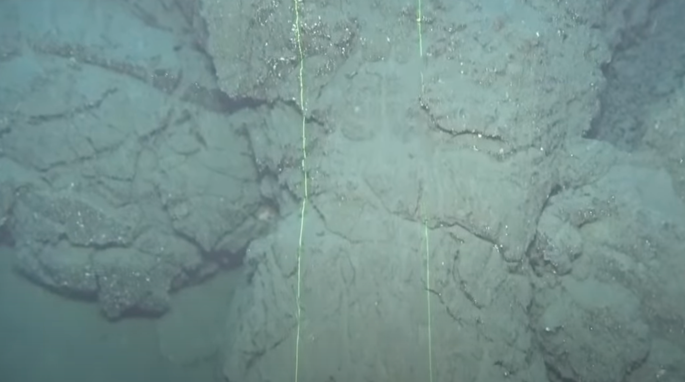 Estructuras submarinas frente al volcán Tajogaite en La Palma