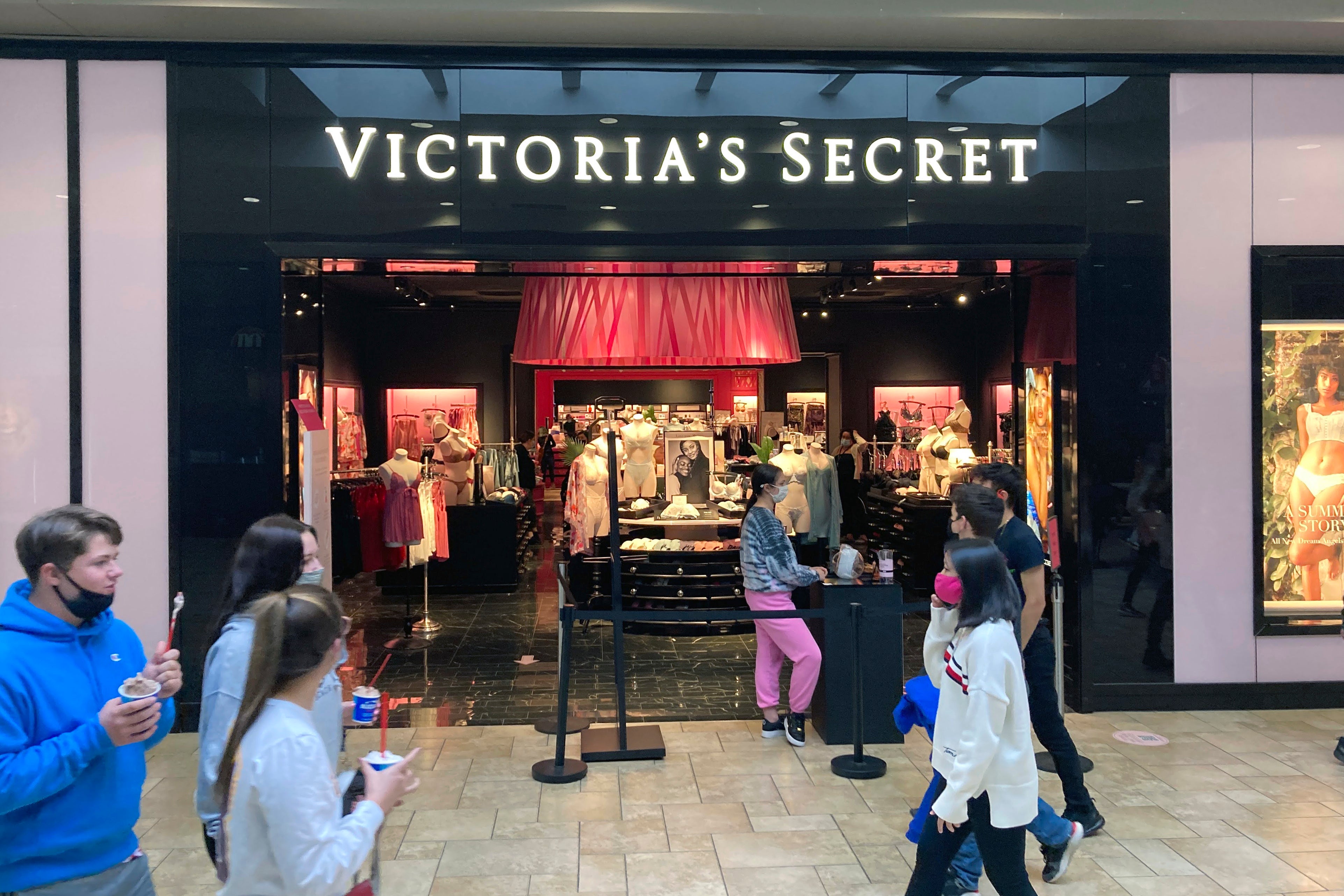 VICTORIAS SECRET-CEO