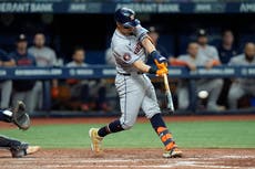 Dubón pega sencillo remolcador en la 10ma para dar triunfo a Astros, 2-1 sobre Rays