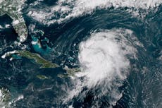 Huracán Ernesto avanza hacia Bermuda mientras el territorio se prepara para la tormenta