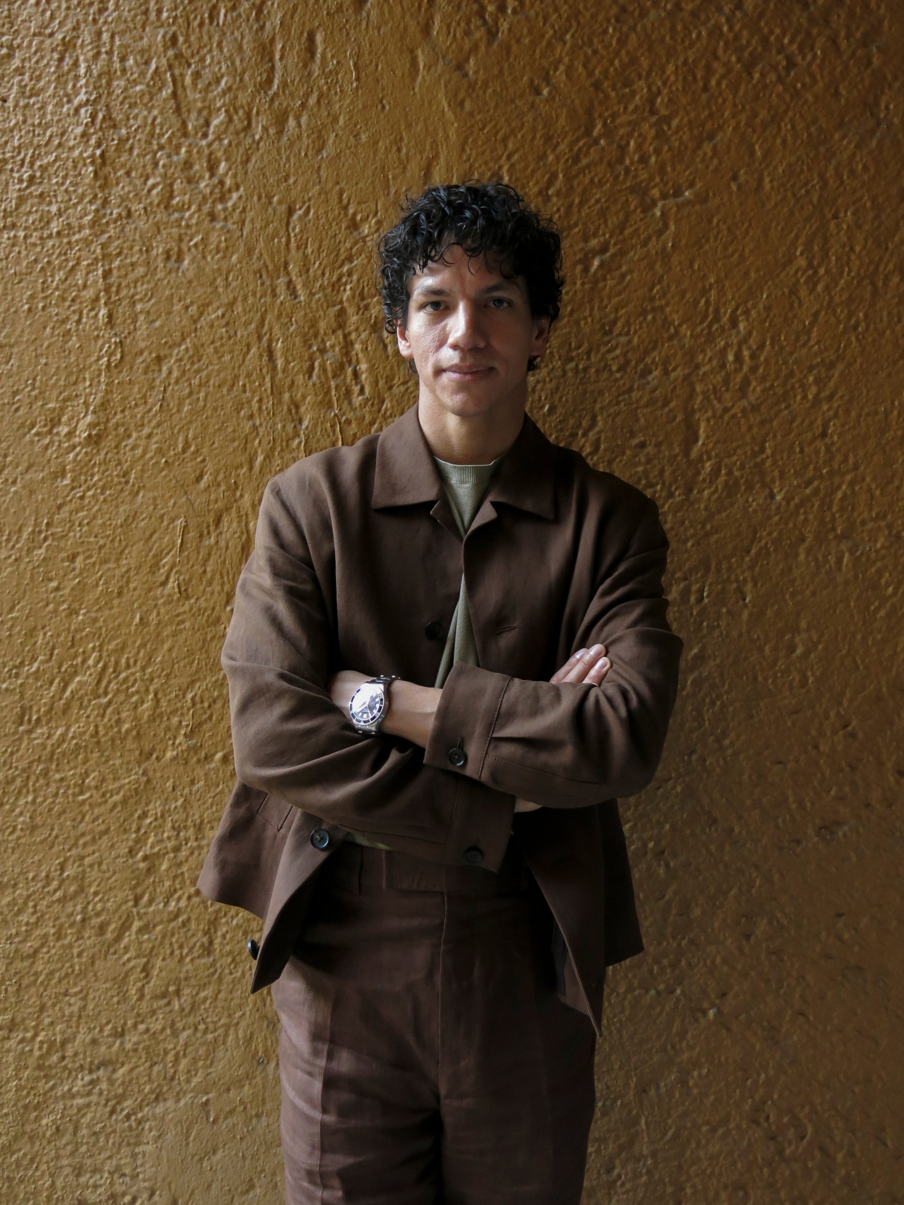 DESPERTARES-ISAAC HERNÁNDEZ