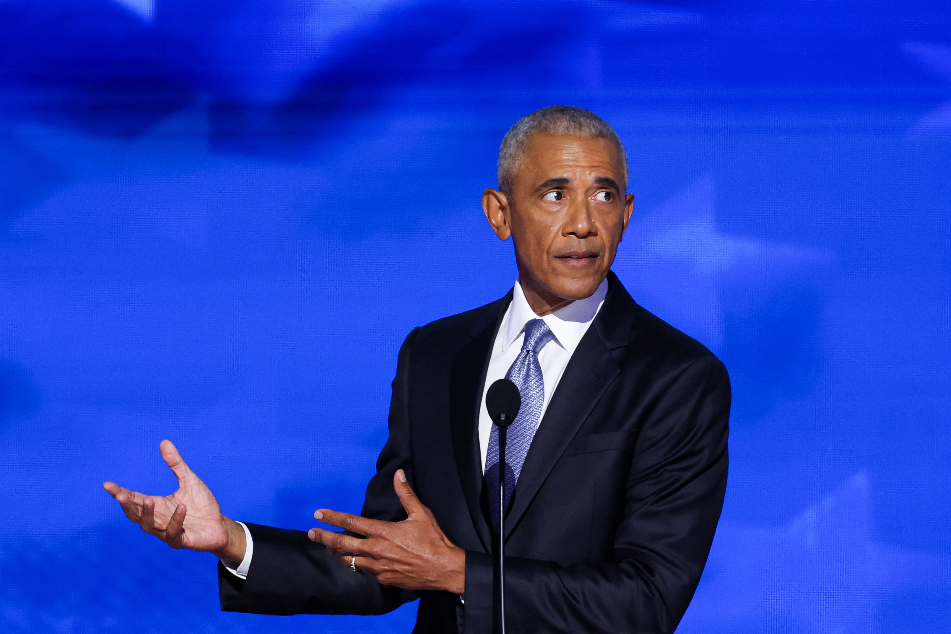 Barack Obama y sus gestos polémicos durante su intervención en la segunda jornada de la Convención Nacional Demócrata