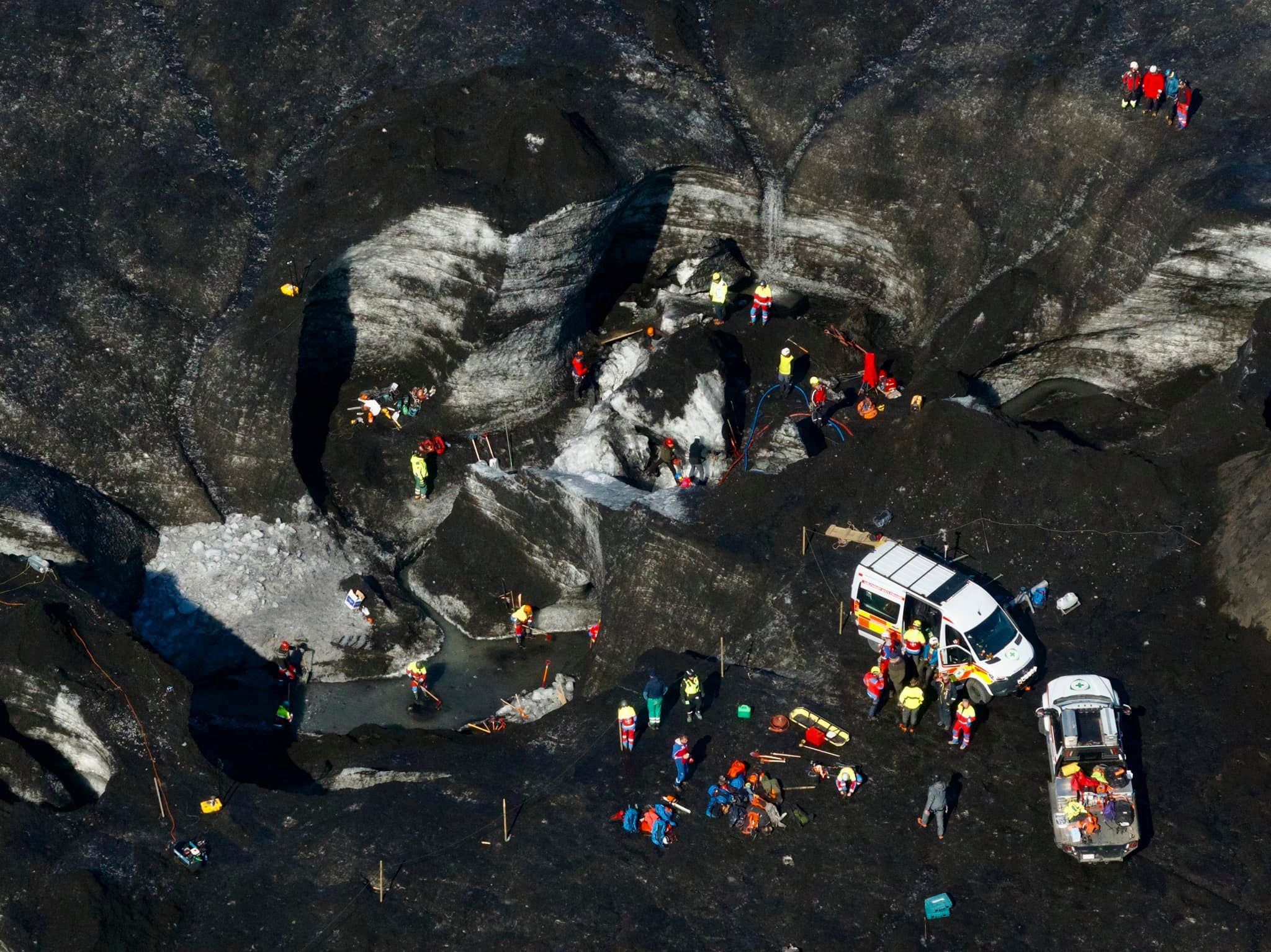 ISLANDIA CUEVA DE HIELO