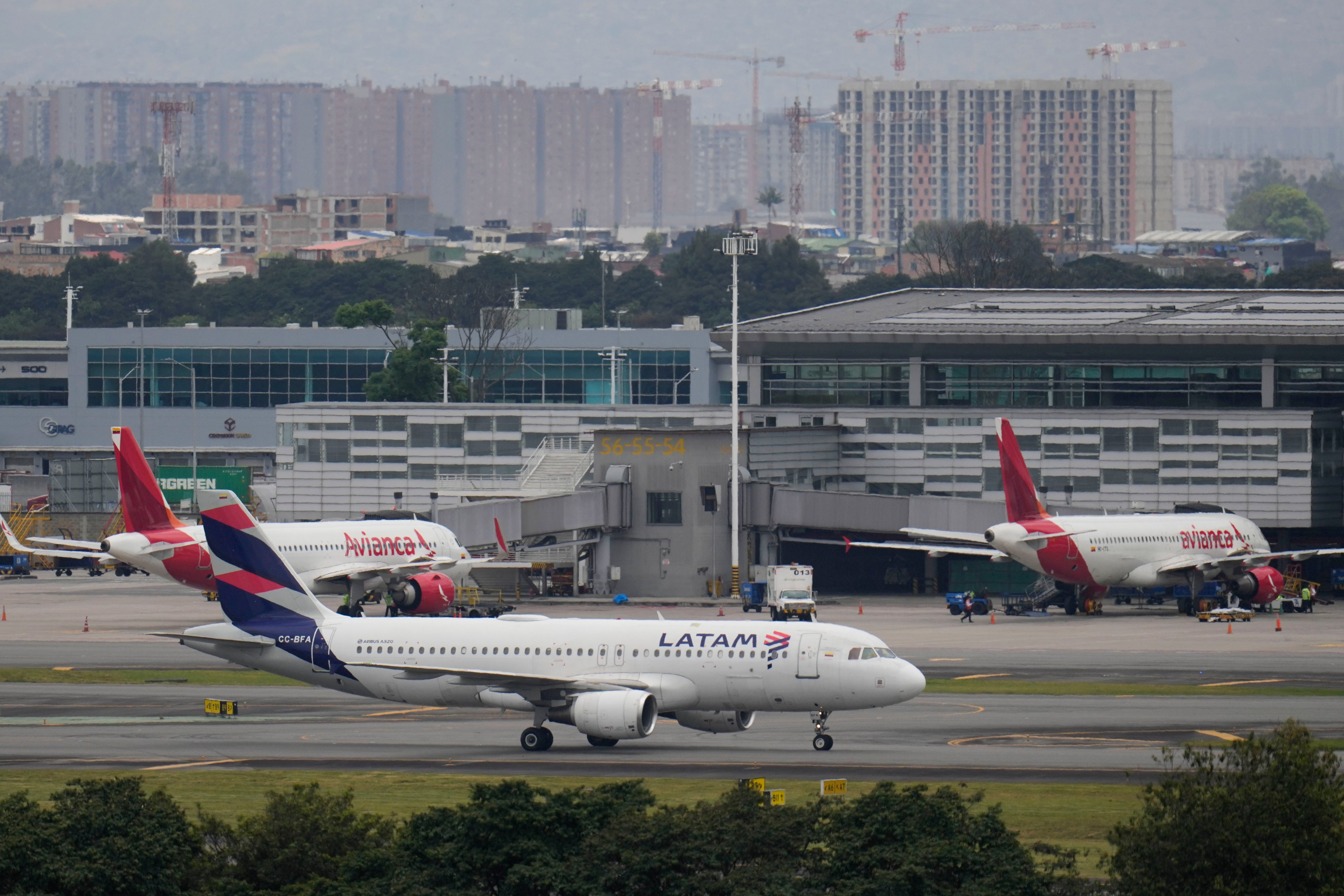 COLOMBIA-COMBUSTIBLE AVIONES