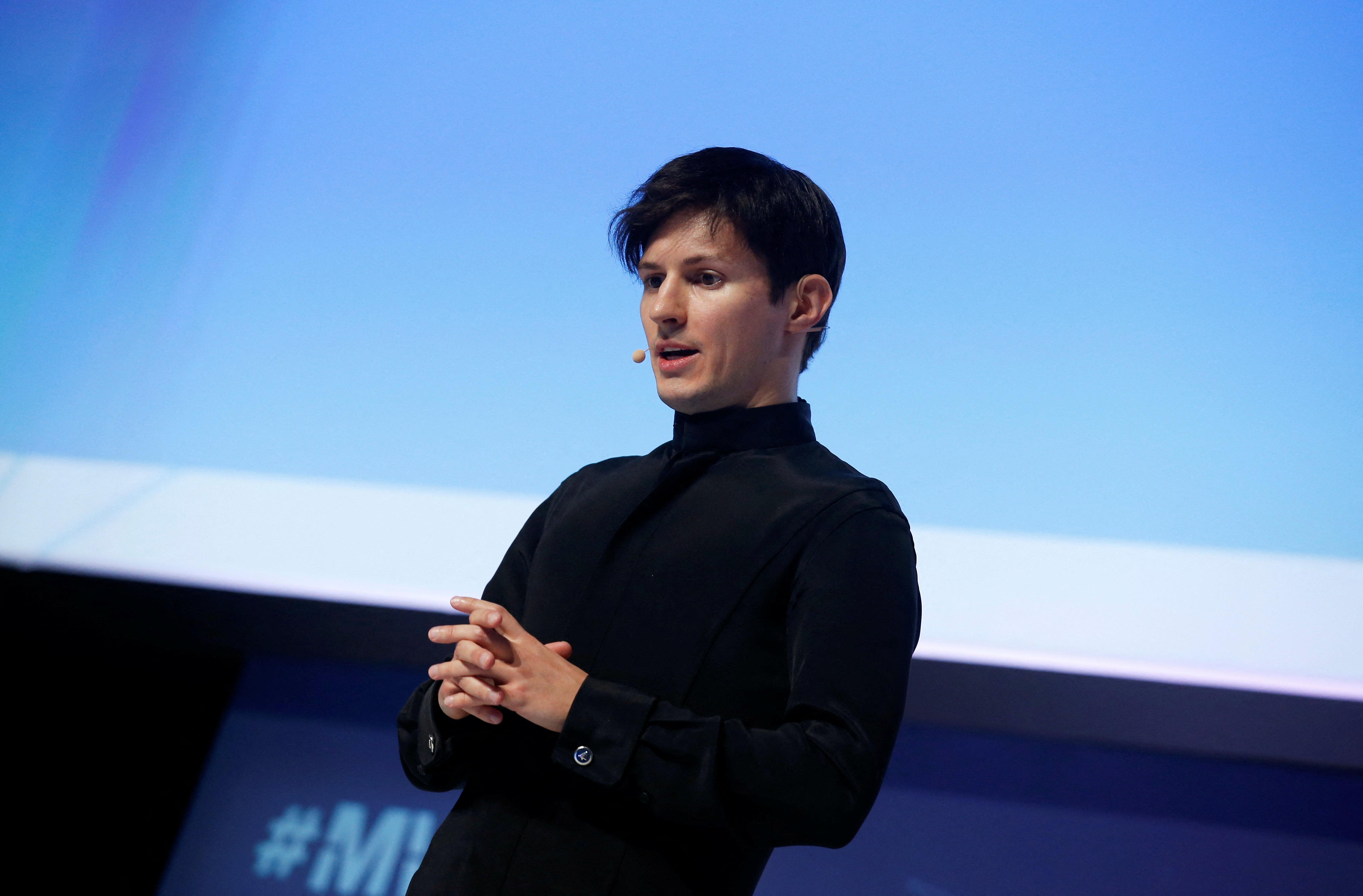 El fundador y director ejecutivo de Telegram, Pavel Durov, da un discurso inaugural en el Congreso Mundial de Móviles en Barcelona