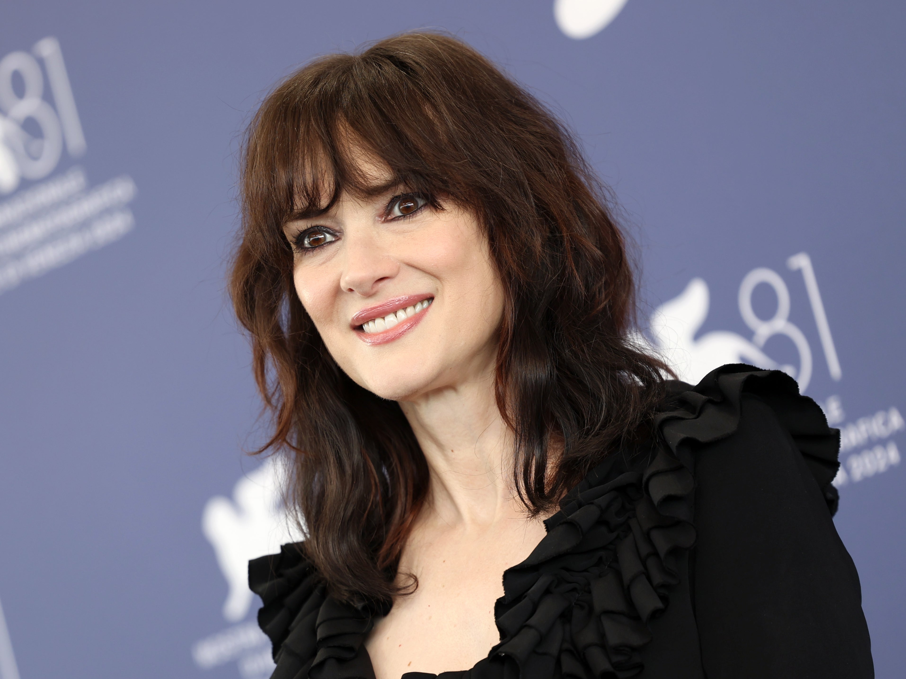 Winona Ryder en la 81.ª edición del Festival Internacional de Cine de Venecia
