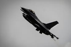 Presidente de Ucrania destituye a comandante de la Fuerza Aérea tras fatal caída de avión F-16