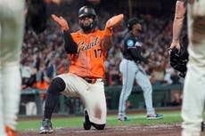 Doble de Chapman vacía las bases en la 8va para que Gigantes venzan 3-1 a Marlins