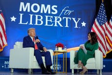 Trump cuestiona aceptación de personas trans y corteja a sus bases en acto de Moms for Liberty