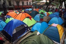 En espera de asilo en EEUU, migrantes improvisan su vida en campamentos en Ciudad de México