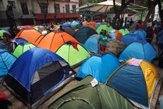 En espera de asilo en EEUU, migrantes improvisan su vida en campamentos en Ciudad de México
