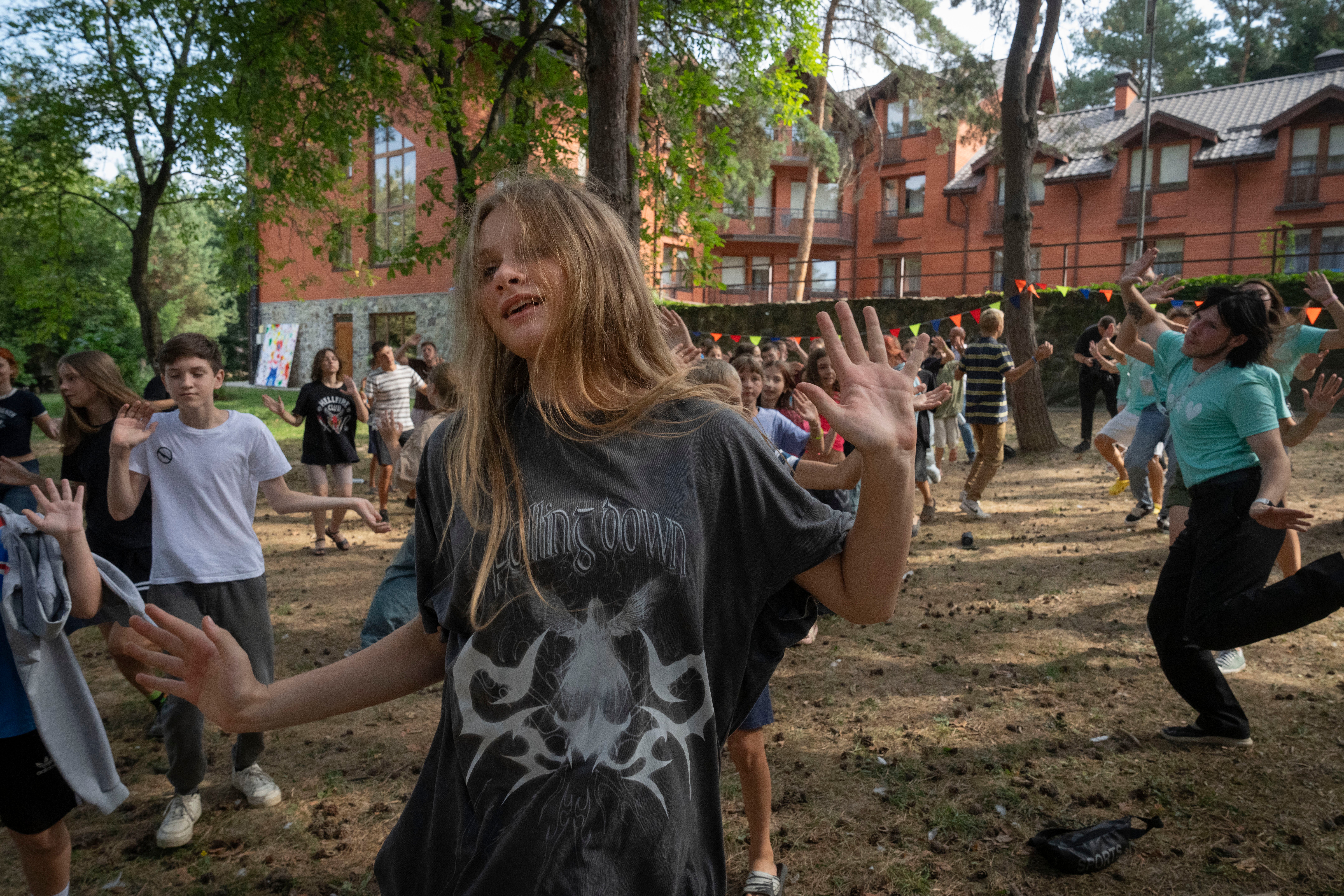 UCRANIA-GUERRA-ADOLESCENTES