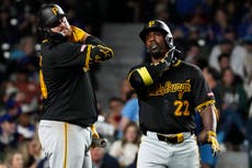 Reynolds y McCutchen aportan jonrones; Piratas remontan con racimo de 4 carreras ante Cachorros