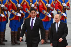 Putin visita Mongolia, desafiando una orden internacional de detención en su contra