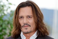 Johnny Depp muestra cambio dental tras sorprender a sus fans con dientes “podridos”