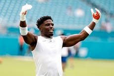 Tyreek Hill fue detenido brevemente por infracción de tráfico previo a debut de Dolphins