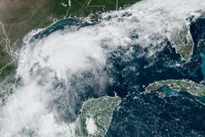 Se forma tormenta tropical Francine frente a costas de México; se prevé azote Texas con lluvias