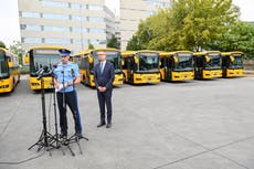 UE promete tomar represalias si Hungría envía autobuses con migrantes a Bruselas