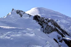 Francia: Hallan muertos a cuatro montañistas en lado francés del Mont Blanc