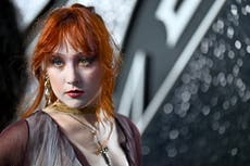 ¿Por qué Chappell Roan le gritó a un fotógrafo en la alfombra roja de los VMAs?