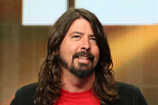 Dave Grohl desmiente como “falsa” una foto viral que alega ser de su hija ilegítima