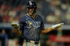 Lowe conecta jonrón y Rays vencen 5-2 a Guardianes, líderes del Centro de la Americana