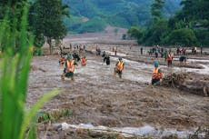 Suben a 233 los muertos por tifón en Vietnam tras hallazgos en zonas con deslaves e inundaciones