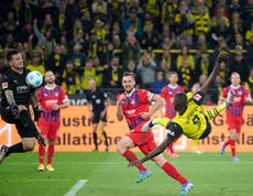 Borussia Dortmund llega a la cima de la Bundesliga al imponerse 4-2 al Heidenheim