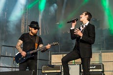 Pelea entre miembros de Jane's Addiction fue a causa de animosidades, dice esposa de vocalista