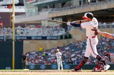 Novato Brooks Lee remolca 5 carreras y Mellizos apalean 5-2 a Rojos