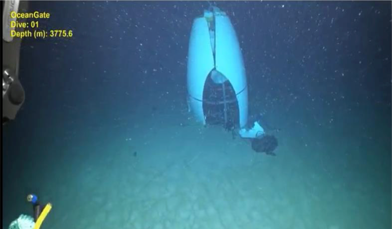 Salieron a la luz nuevas fotos del sumergible Titán en el fondo del océano, donde fue encontrado el 22 de junio de 2023, tras días de búsqueda. Las vidas de las cinco personas que iban a abordo se perdieron tras la implosión del buque, que ocurrió mientras este se dirigía al sitio del naufragio del Titanic