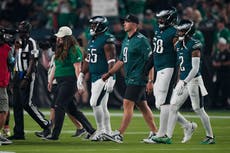 Eagles honran a Nick Foles, quien lideró al equipo hacia su único título de Super Bowl