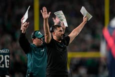 Cuestionables decisiones de Sirianni dejan en desventaja a Eagles ante Falcons