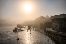 Inundaciones e incendios muestran que el colapso climático se está normalizando, advierte la UE