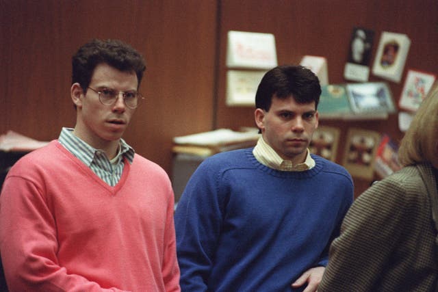 <p>Erik Menendez (left) and his brother Lyle during a pre-trial hearing, on 29 December 1992 in Los Angeles </p>