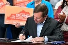 Gobernador de Kentucky promulga medida que prohíbe el uso de la "terapia de conversión" en menores