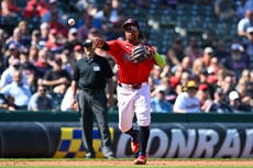 Guardianes se clasifican a los playoffs con victoria 3-2 ante Mellizos en extra innings