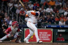 Singleton logra jonrón de 2 carreras para dar a Astros triunfo de 3-1 ante Angelinos