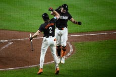 Cowser y McCann pegan 2 jonrones por cabeza y Orioles doblegan 7-1 a Tigres