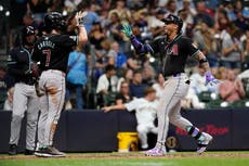 Pederson conecta HR y Diamondbacks blanquean 5-0 a Cerveceros