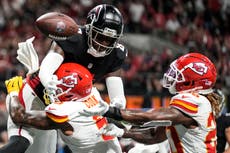 Chiefs mejoran a 3-0, probando que saben cómo ganar duelos cerrados