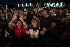 Proyección de concierto de Juan Gabriel es vista por 70.000 en el Zócalo de la Ciudad de México