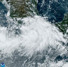 Huracán John azota la costa sur del Pacífico mexicano con inundaciones "potencialmente letales"