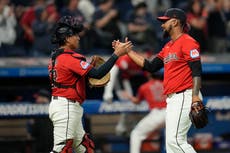 Guardianes aseguran descanso en 1ra fase de postemporada al vencer 6-1 a Rojos