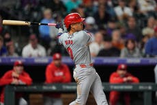 Winn consigue jonrón y empuja 4 carreras en triunfo de Cardenales 7-3 ante Rockies