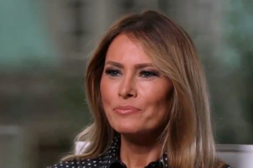 Melania Trump ofreció una inusual entrevista al canal Fox News para promocionar su libro; durante la misma, mencionó cuál es la palabra que usaría para describir a su esposo